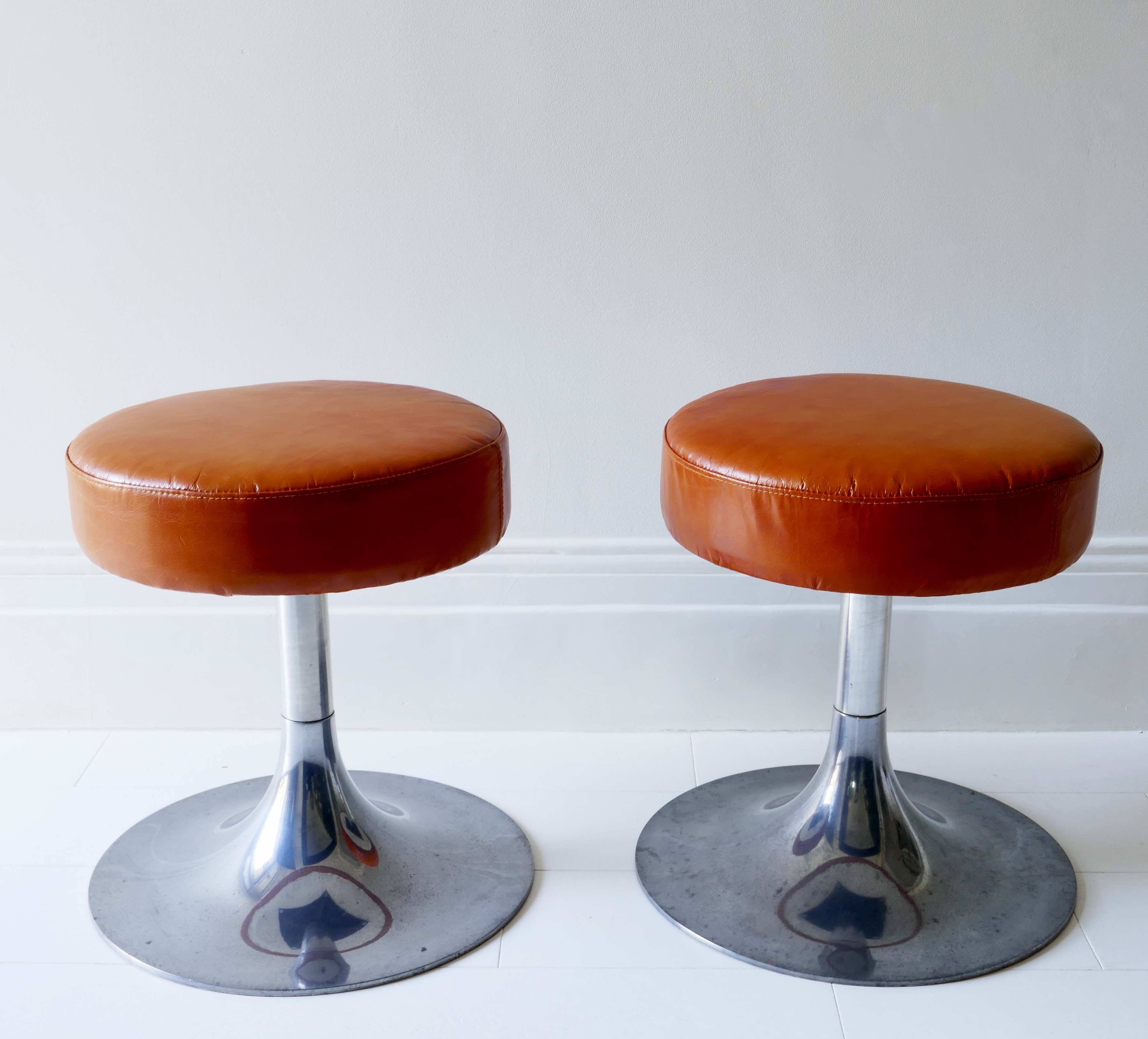Pair of Chrome and Leather Stools, Italy 1970s