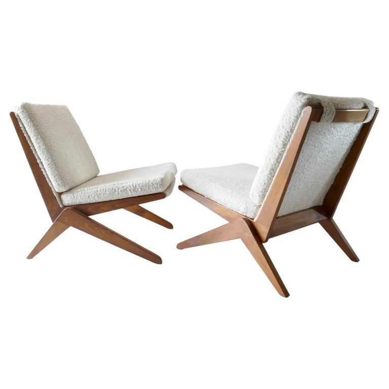 Sold - Pair of Italian Lounge Chairs in Beech Wood and White / Cream Boucle, 1960s